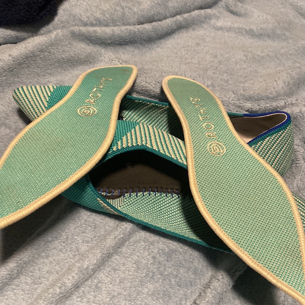 Rothy’s size 8w green and cream used but as you can see in like new condition - Picture 14 of 17